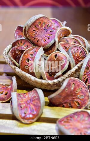 Tranches de fruits Bael, matum, pour le thé et les ingrédients alimentaires. Banque D'Images