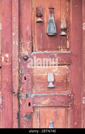 Vieille porte, caves à vin, Villanykovesd, Hongrie Banque D'Images