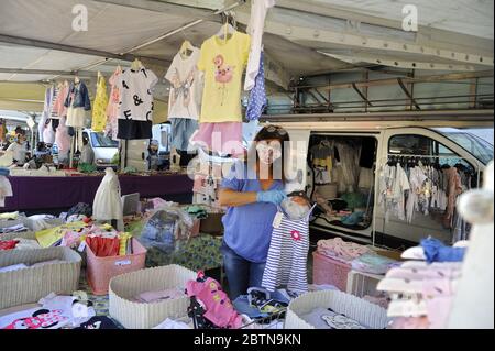 Milan (Italie), réouverture des marchés de rue avec toutes les mesures de sécurité après deux mois de confinement de l'épidémie du coronavirus Banque D'Images