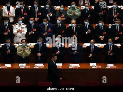 Pékin, Chine. 27 mai 2020. Le président chinois Xi Jinping arrive pour la cérémonie de clôture de la Conférence consultative politique du peuple chinois (CPPCC) dans la Grande salle du peuple à Beijing le mercredi 27 mai 2020. Après avoir été reportée de mars en raison de l'épidémie de coronavirus, la session parlementaire annuelle de la CPPCC a fermé dans la capitale avec plus de deux mille délégués de toute la Chine présents. Photo de Stephen Shaver/UPI crédit: UPI/Alay Live News Banque D'Images