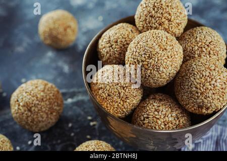 Sesame Seed Laddu ou Ladoo/ maison Ellunda, foyer sélectif Banque D'Images