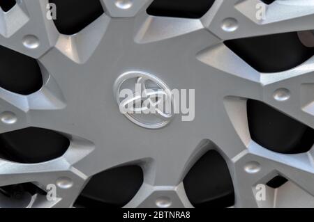 Gros plan sur une voiture Toyota à Amsterdam, pays-Bas, le 19 mai 2020 Banque D'Images