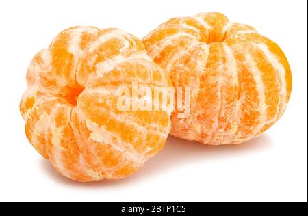 chemin de mandarine pelée isolé sur blanc Banque D'Images