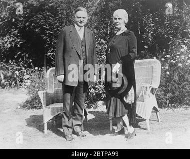 M. et Mme Hoover . Herbert Clark Hoover ( août 10 1874 - octobre 20 1964 ) Lou Henry Hoover ( mars 29 1874 - janvier 7 1944 ) 1er novembre 1928 Banque D'Images