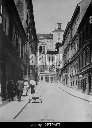 Yougoslavie . Zagreb ( Agram ) , le funiculaire vu de la rue Tomic . Janvier 1929 Banque D'Images