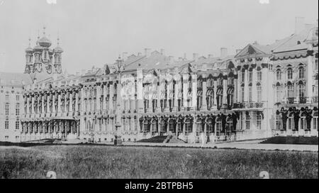 Tsarskoye Selo . Le Palais Catherine vue depuis le parc . Juin 1933 Banque D'Images