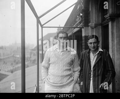 Célèbres cricketers . Maurice Joseph Lawson Turnbull ( Glamorgan ) et Maurice Allom ( Surrey ) mai 1930 Banque D'Images