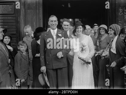 Bien connu cricketer Weds . Le mariage à Saint Martin dans les domaines de M. L Eastman et de Mlle Gladys Faber . La mariée et le marié partant . 3 septembre 1931 Banque D'Images