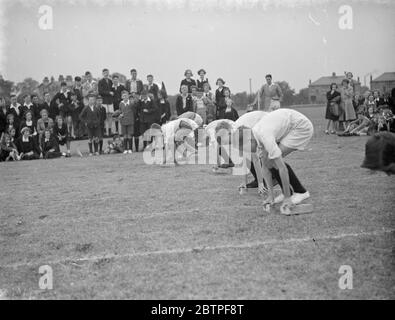 Sport à l'école Swanscombe . Début de la course . 1938 Banque D'Images