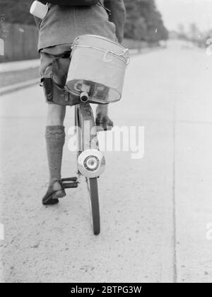 Un nouveau réflecteur de vélo . 1939 Banque D'Images