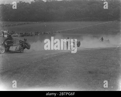 Course de moto sur piste de gazon . 1939 Banque D'Images