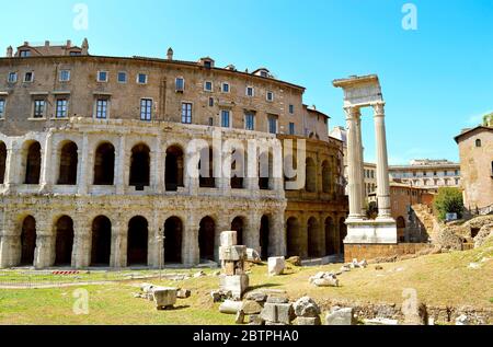 Historique Le théâtre Marcello à Rome Banque D'Images