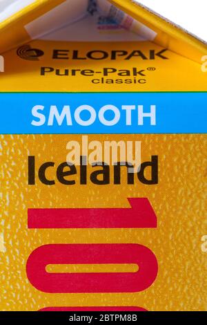 Pure-pak, carton toit toit d'Islande 100% pur pressé jus d'orange lisse jamais de concentré Banque D'Images