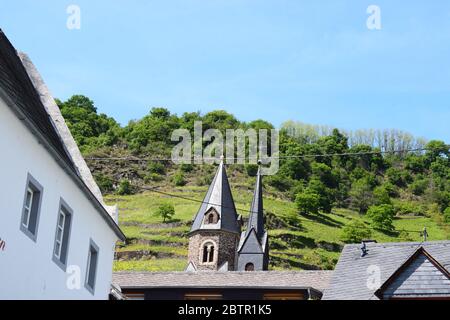 Tour médiévale de ferry à Hatzenport, vallée de la Moselle en Allemagne Banque D'Images