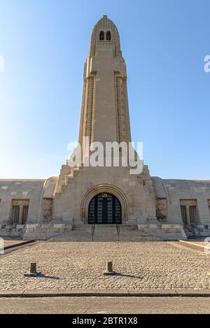 L'Ossuaire de Douaumont commémorant les morts de la bataille de Verdun Banque D'Images