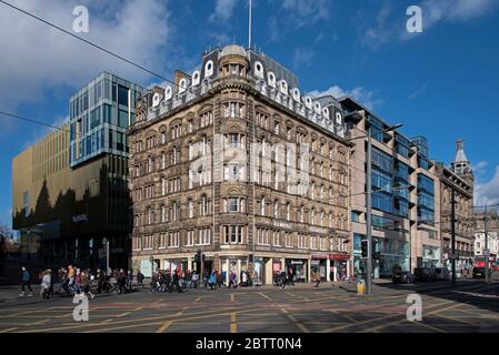 Old Waverley Hotel, à l'angle de South St David Street et Princes Street, Edimbourg, Ecosse, Royaume-Uni. Banque D'Images