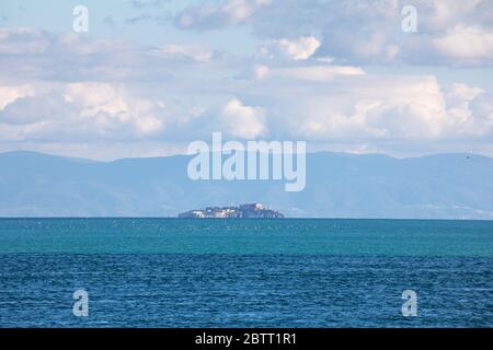 L'île de la démocratie et de la liberté, également connue sous le nom de Yassiada, est l'une des îles des Princes dans la mer de Marmara, au sud-est d'Istanbul. Banque D'Images