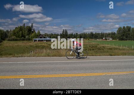 Scenic Bike Race, monopilote, équipement de course complet et uniforme. Banque D'Images