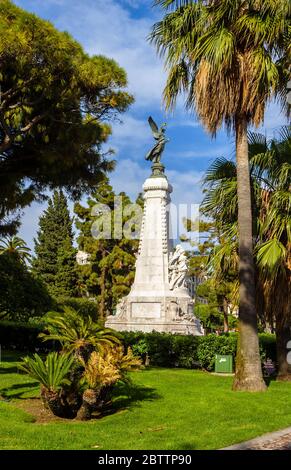 Statue d'ange de la ville de Nice, Monument du Centenaire (Monument du Centenaire) à Nice, côte méditerranéenne, sud de la France Banque D'Images