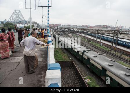 Gare de Howrah Junction. Kolkata, Bengale occidental, Inde. Banque D'Images