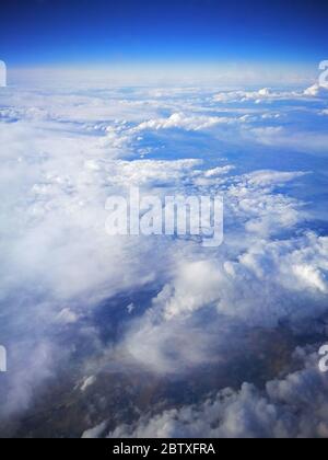 Formations de nuages photographiées depuis un avion Banque D'Images