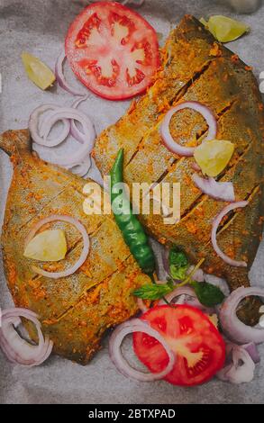 Pomfret noir avec grill indien prêt au masala Banque D'Images