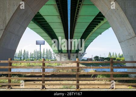 un pont robuste en béton et en acier Banque D'Images