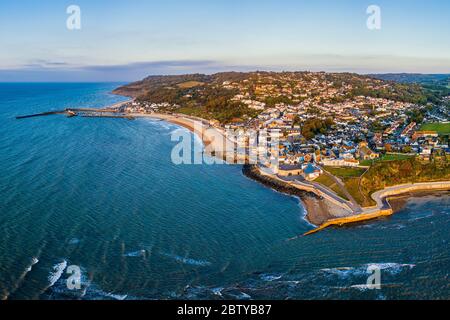 La Cobb et plage de Lyme Regis, dans le Dorset, Angleterre, Royaume-Uni, Europe Banque D'Images