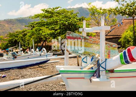 Bateaux traditionnels balinais à Amed, Bali, Indonésie Banque D'Images