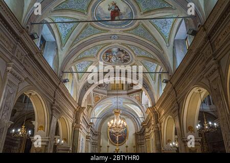 Alba, Piémont, Italie - 17 juin 2017 : intérieur de l'église San Donato à Barolo Banque D'Images