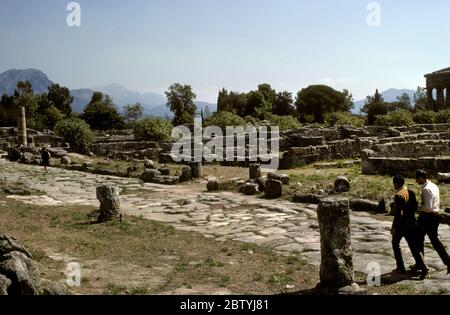 Ancienne ville grecque de Paestum sur la côte de la mer Tyrrhénienne dans la province de Salerne, Campanie, Italie photo en 1971 Banque D'Images