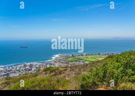 Vue panoramique sur le Cap, Afrique du Sud depuis la montagne de la Table avec la ligne d'horizon Banque D'Images