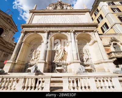 La Fontana dell'Acqua Felice, également appelée la Fontaine de Moïse. Il a marqué le terminus de l'aqueduc Acqua Felice restauré par le Pape Sixtus V. il a été conçu par Domenico Fontana et construit en 1585-88 - Rome, Italie Banque D'Images