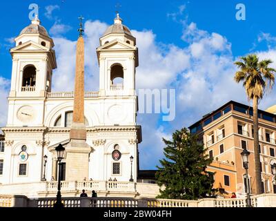 Clochers de l'église de la Santissima Trinità dei Monti - Rome, Italie Banque D'Images