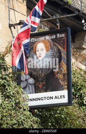 Queens Head Inn Stow-on-the-Wold, Cotswolds, Gloucestershire, Angleterre, Royaume-Uni Banque D'Images