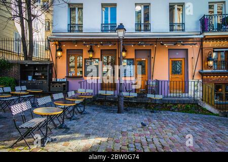 Paris, France, février 2020, vue sur la terrasse du restaurant "le Relais de la Butte" au coeur de Montmartre Banque D'Images