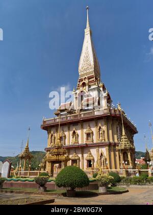 dh Wat chalong Temple bouddhiste PHUKET THAÏLANDE Bouddhisme Wat Chaiyathararam temples pagode stupa chedi pagodes Banque D'Images