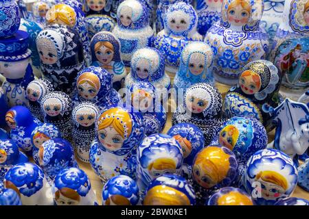 Moscou, Russie - février 21. 2020. Matryoshka - ancien jouet national à la boutique de cadeaux Banque D'Images