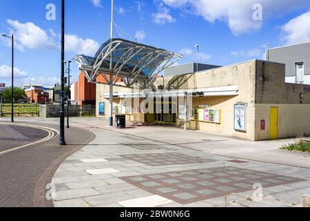 Gare de Conway Park, Birkenhead. Station de destination pour le centre-ville shopping, Europa Boulevard, Birkenhead. Banque D'Images