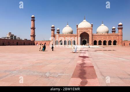 Cour de la mosquée Badshahi, fort de Lahore, Lahore, province du Punjab, Pakistan, Asie du Sud, Asie Banque D'Images