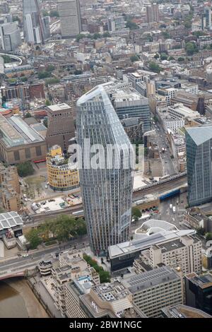 Vue aérienne de St George : un Blackfrair alias le bâtiment enceinte, Londres, Royaume-Uni Banque D'Images