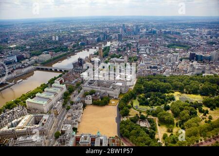 Vue aérienne de Horse Guards Parade, St Jame's Park and Parliament, Londres, Royaume-Uni Banque D'Images