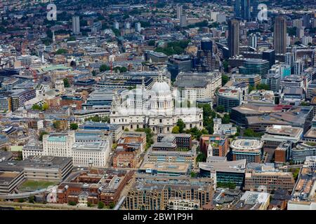 Vue aérienne de la cathédrale St Paul, Londres, Royaume-Uni Banque D'Images