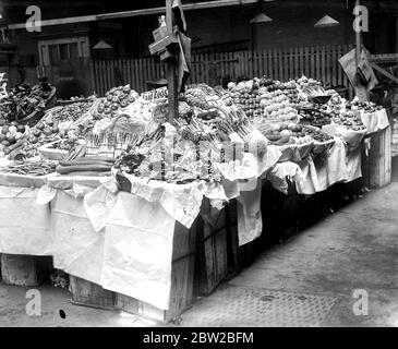 La cabine de fruits est prise pour Cassell's. Mai 1917 Banque D'Images