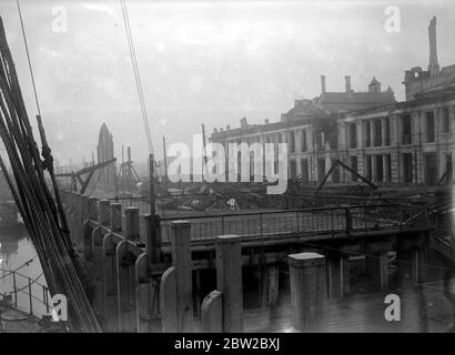 Nettoyage des bateaux immergés à Ostende. 22 novembre 1918 Banque D'Images