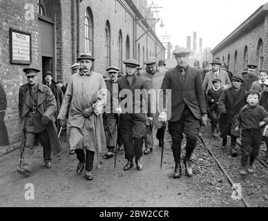 Visite du Prince de Galles dans les centres industriels du Sud du pays de Galles. 22 février 1918 Banque D'Images