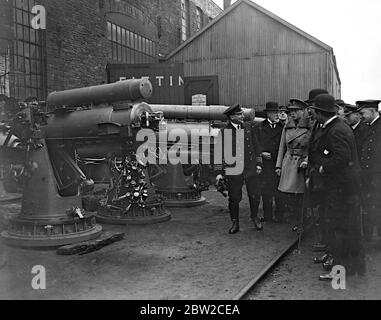 Visite du Prince de Galles dans les centres industriels du Sud du pays de Galles. Aux quais de Cardiff, le 23 février 1918 Banque D'Images