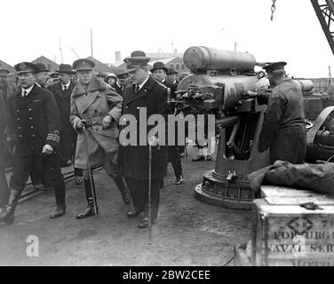 Visite du Prince de Galles dans les centres industriels du Sud du pays de Galles. Départ des chantiers de Cardiff. 23 août 1918 Banque D'Images