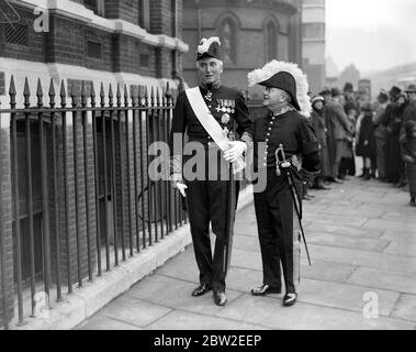 Au service commémoratif du roi Alexandre de Yougoslavie à l'Église orthodoxe russe. Sir John Simon et Sir Kingsley Wood 18 octobre 1934 Banque D'Images