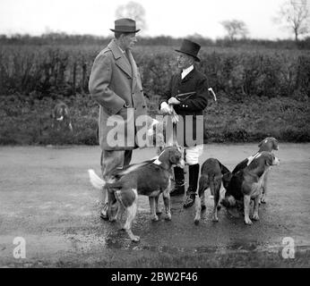 Rencontre du Middleton à Low Catton. Lord Irwin, le maître, à gauche, et M. R. Lund, ANCIEN secrétaire de la chasse. 18 novembre 1933 Banque D'Images